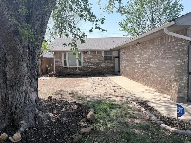 Photo 5 — 504 Gayclifee Terrace, Edmond, OK 73003