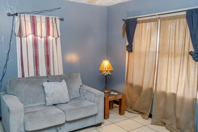Photo 8 — 430 S 15th Street, Clinton, OK 73601