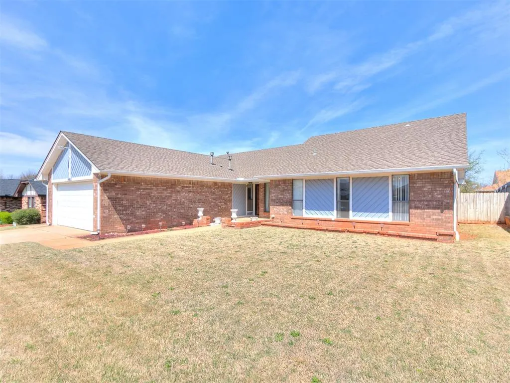 Photo 4 — 5408 Sudbury Lane, Oklahoma City, OK 73135