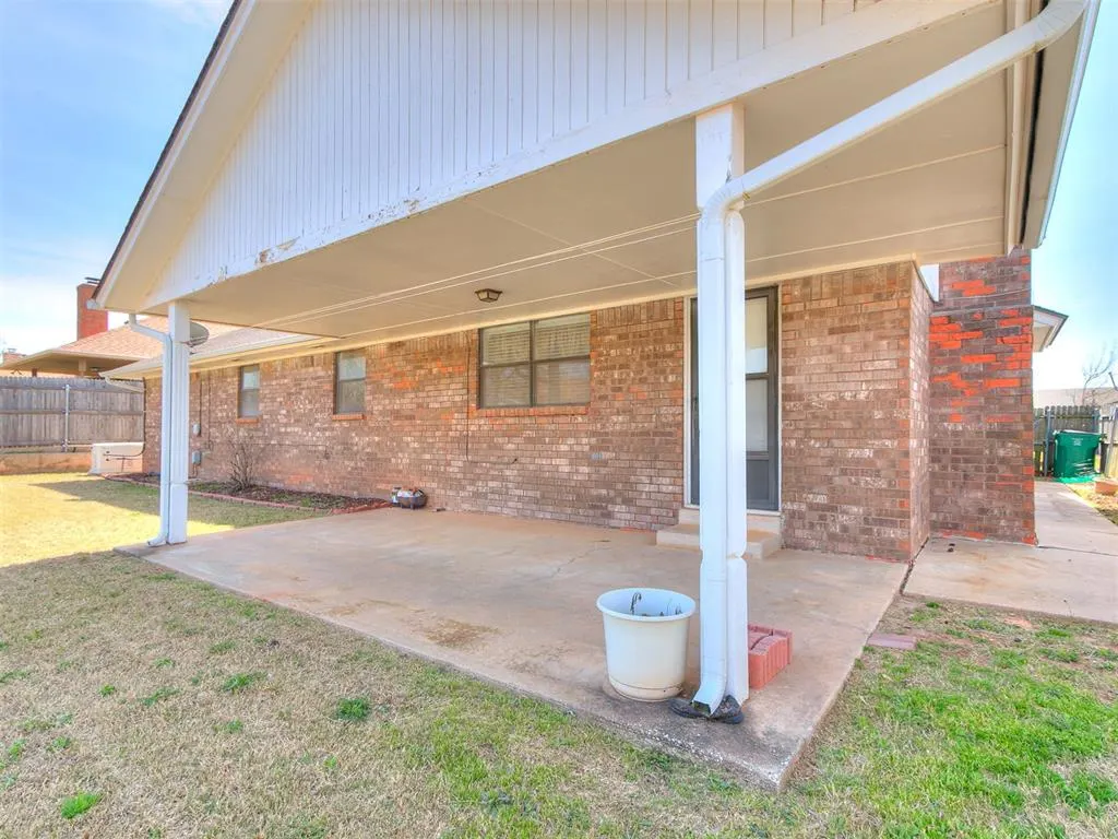Photo 5 — 5408 Sudbury Lane, Oklahoma City, OK 73135