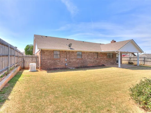 Photo 6 — 5408 Sudbury Lane, Oklahoma City, OK 73135