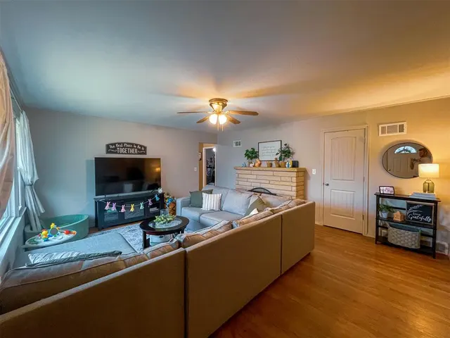 Photo 3 — 212 N 13th Street, Ponca City, OK 74601