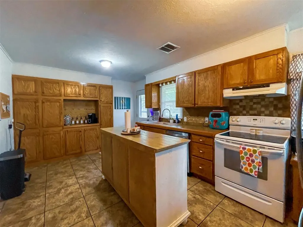 Photo 16 — 212 N 13th Street, Ponca City, OK 74601