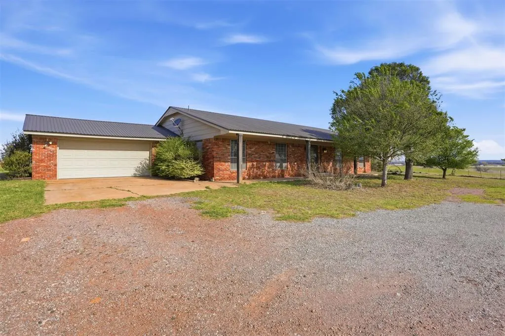 Front exterior — 15885 S County Road 2056, Altus, OK 73521