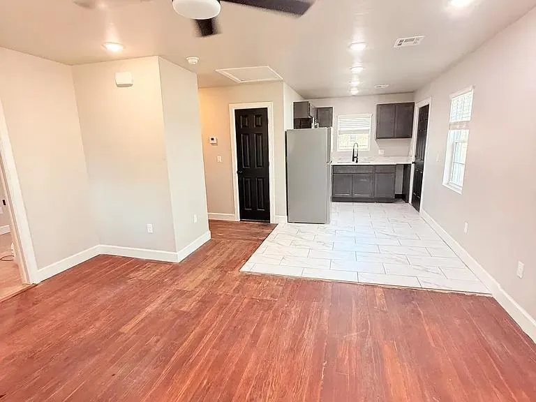 Photo 7 — 5909 NW 40th Street, Warr Acres, OK 73122