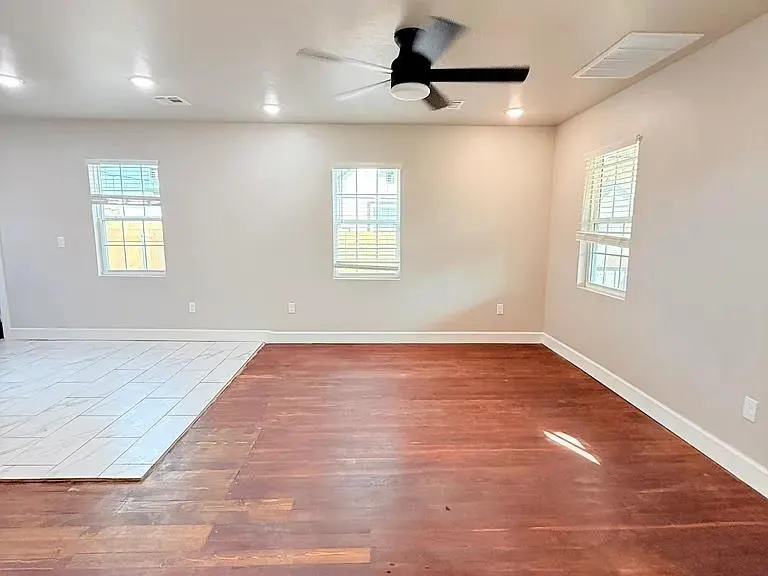 Photo 9 — 5909 NW 40th Street, Warr Acres, OK 73122