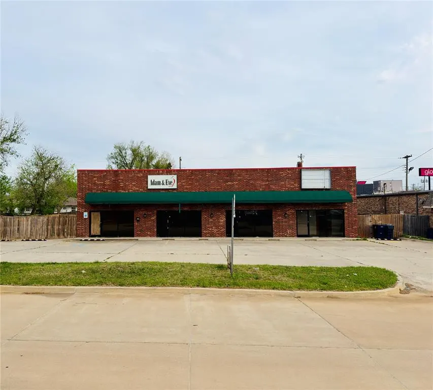 Front exterior — 2905 NW 70th Street B, Oklahoma City, OK 73116