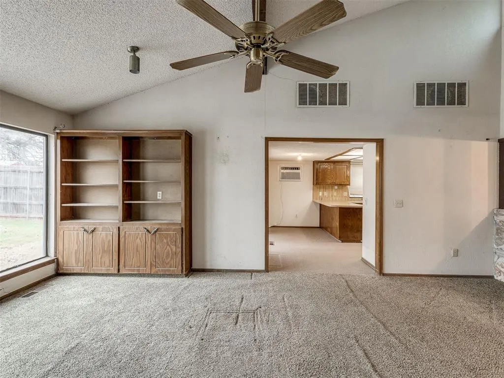 Photo 8 — 1025 Westchester Drive, Oklahoma City, OK 73114