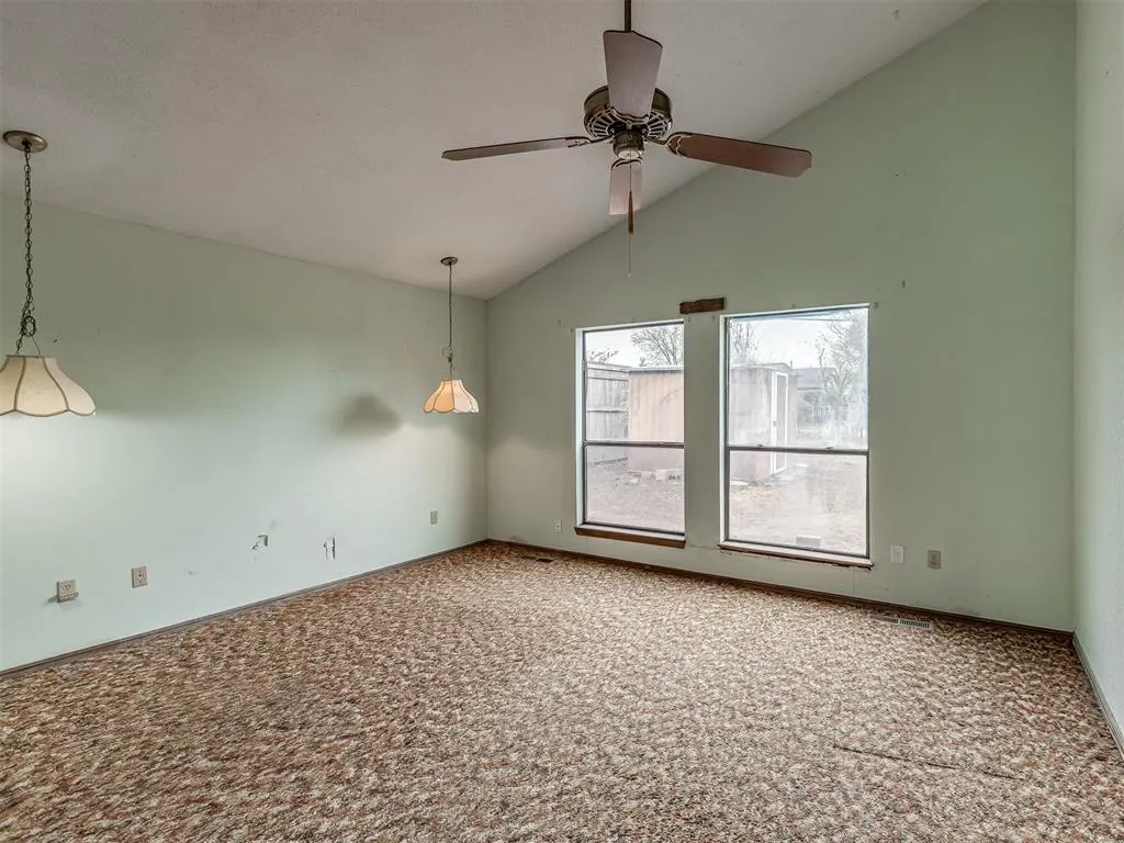 Photo 19 — 1025 Westchester Drive, Oklahoma City, OK 73114