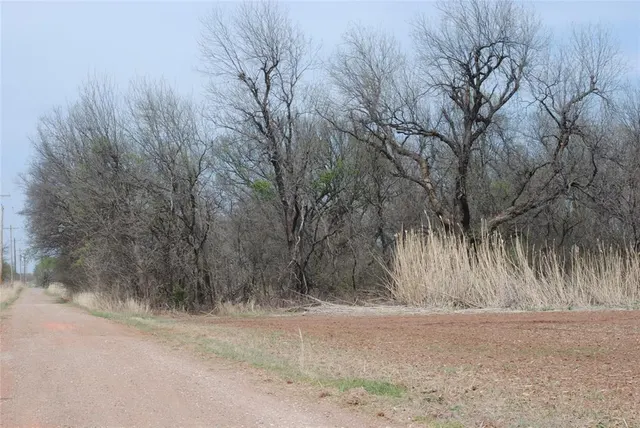 Photo 3 — N 7th Street, Guthrie, OK 73044