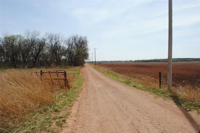 Photo 7 — N 7th Street, Guthrie, OK 73044
