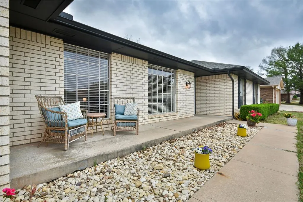 Photo 2 — 2307 W Club Road, Duncan, OK 73533