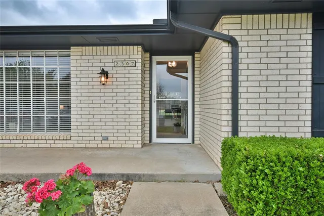 Photo 3 — 2307 W Club Road, Duncan, OK 73533