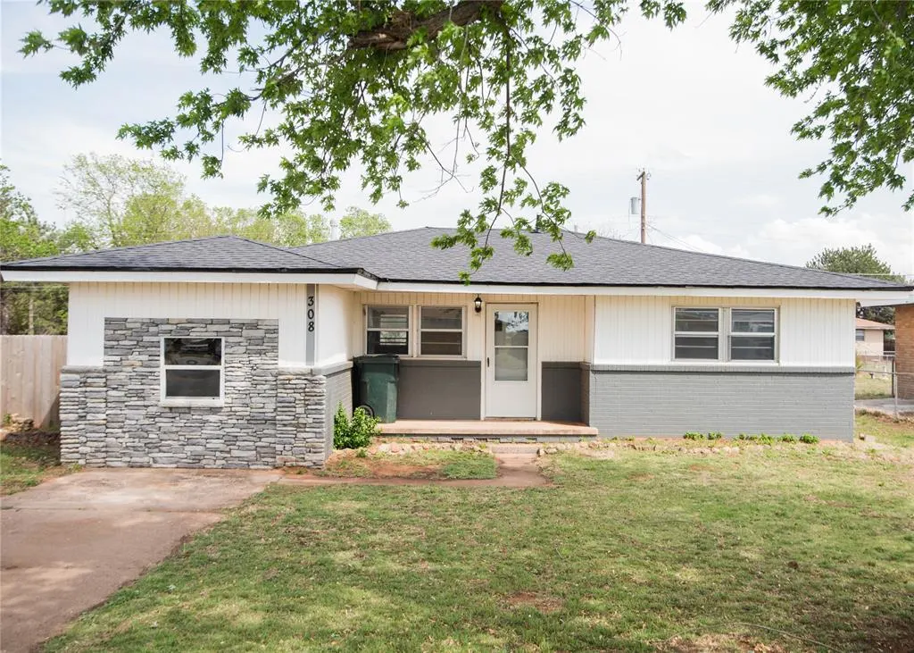 Front exterior — 308 S Western Avenue, Dill City, OK 73641