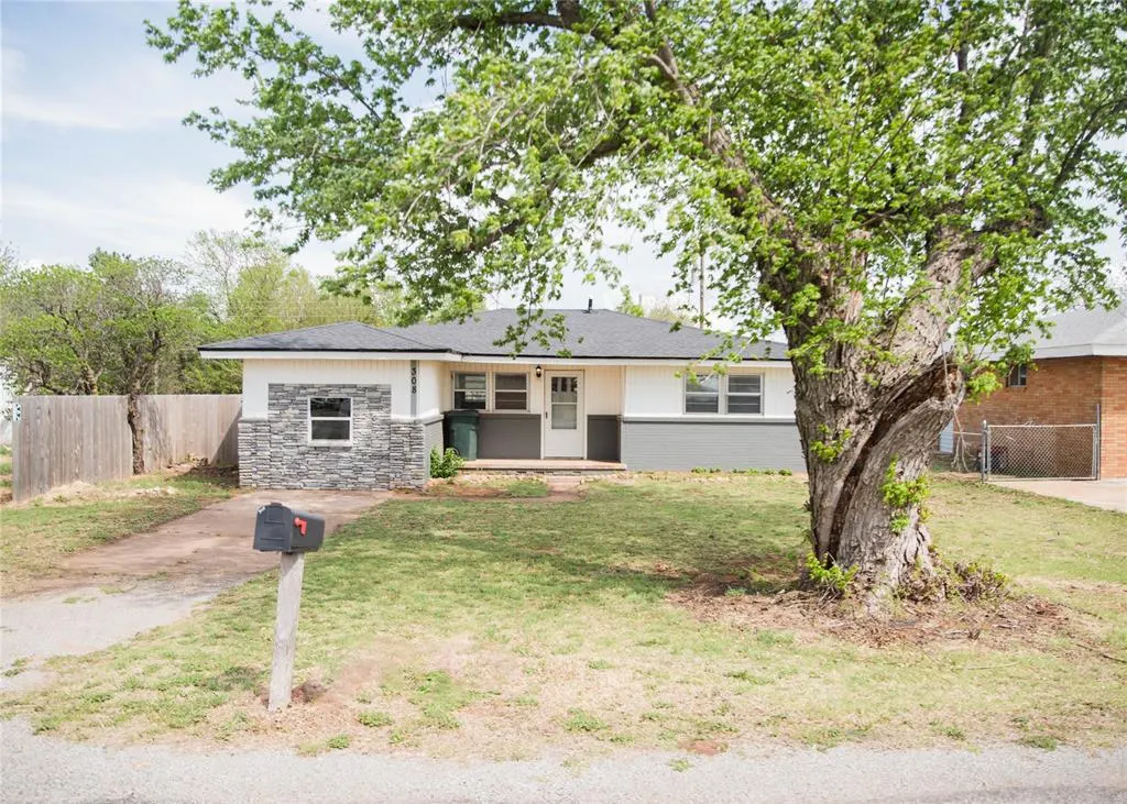 Photo 2 — 308 S Western Avenue, Dill City, OK 73641