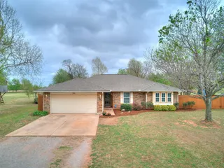 Sold home at 106 Oakwood Drive