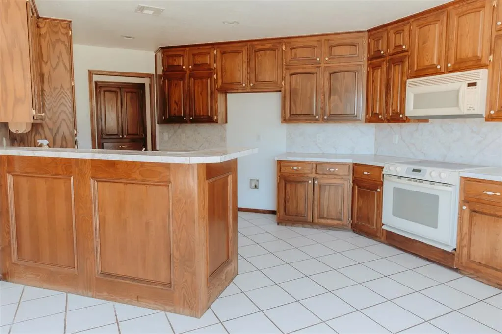 Photo 2 — 223 W 4th Street, Chandler, OK 74834