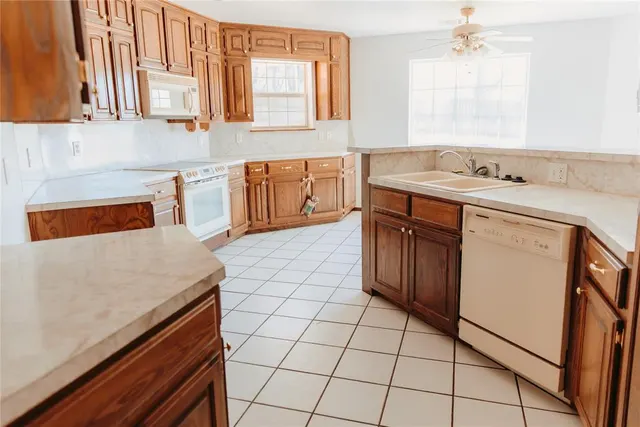 Photo 3 — 223 W 4th Street, Chandler, OK 74834