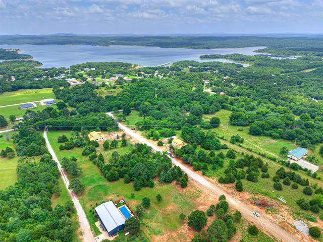Photo 2 — 16 Emberlyn Lane, Eufaula, OK 74432