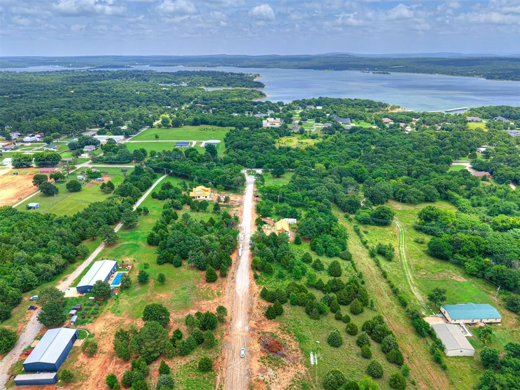 Front exterior — 17 Emberlyn Lane, Eufaula, OK 74432