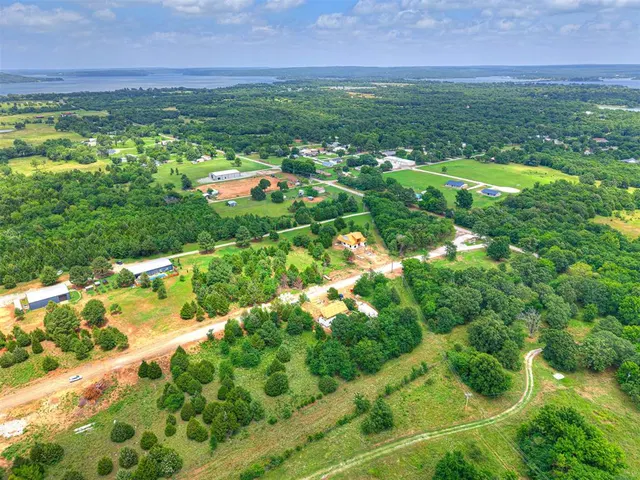 Photo 7 — 19 Emberlyn Lane, Eufaula, OK 74432