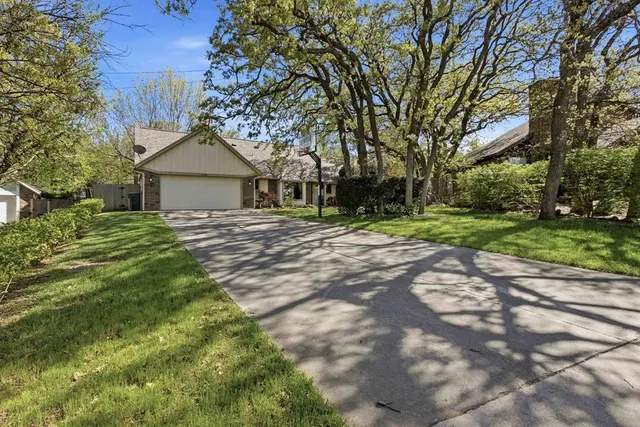 Photo 2 — 2148 Running Branch Road, Edmond, OK 73013