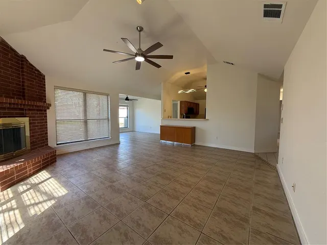 Photo 3 — 2009 Dena Drive, Edmond, OK 73003