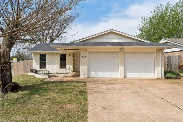 Front exterior — 513 Willow Ridge Place, Edmond, OK 73003