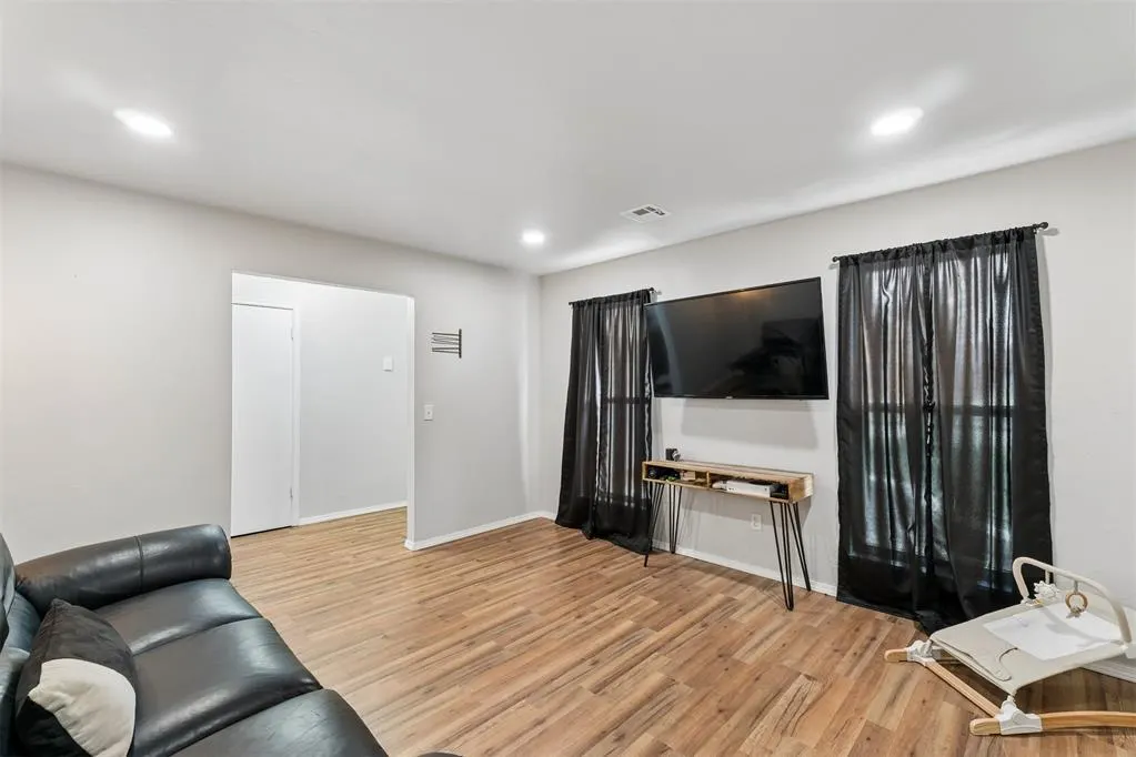 Photo 6 — 513 Willow Ridge Place, Edmond, OK 73003
