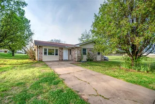 Sold home at 622 W 10th Street