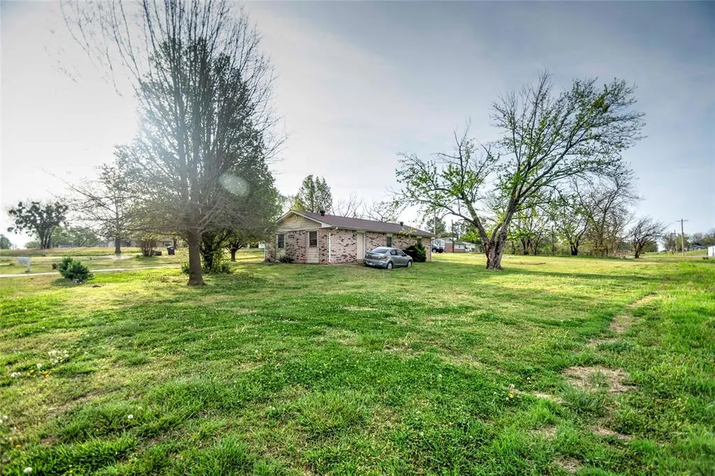 Photo 17 — 622 W 10th Street, Stroud, OK 74079