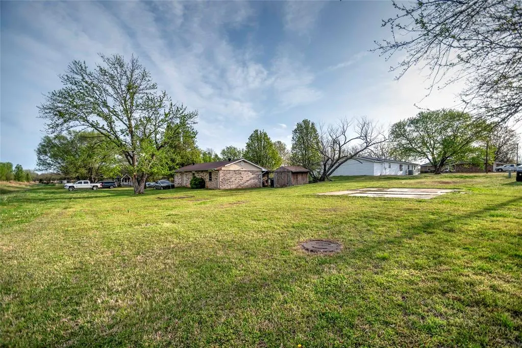 Photo 18 — 622 W 10th Street, Stroud, OK 74079