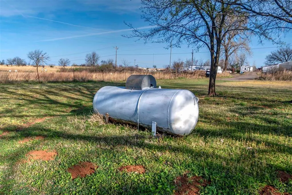 Photo 3 — 337089 E 850 Road, Chandler, OK 74834