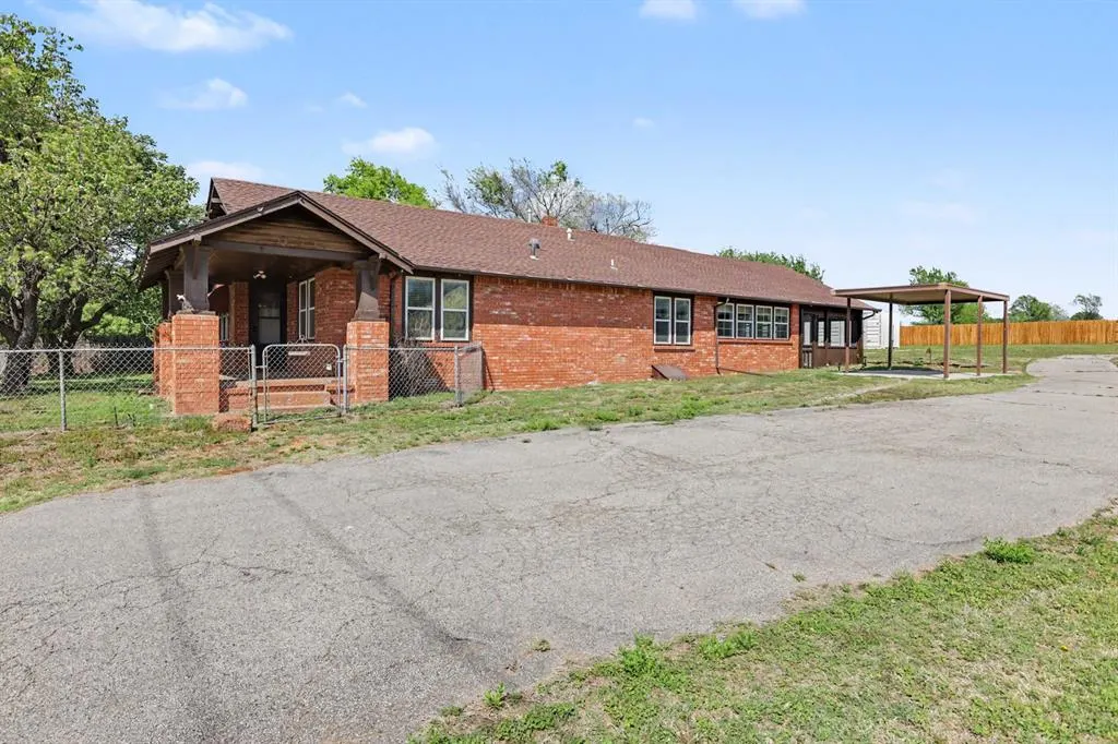 Photo 2 — 2900 S Division Street, Guthrie, OK 73044