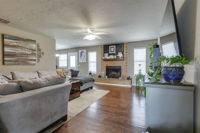 Photo 3 — 401 Cherryvale Road, Edmond, OK 73003