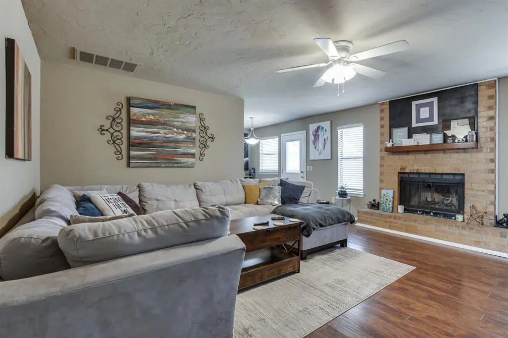 Photo 4 — 401 Cherryvale Road, Edmond, OK 73003
