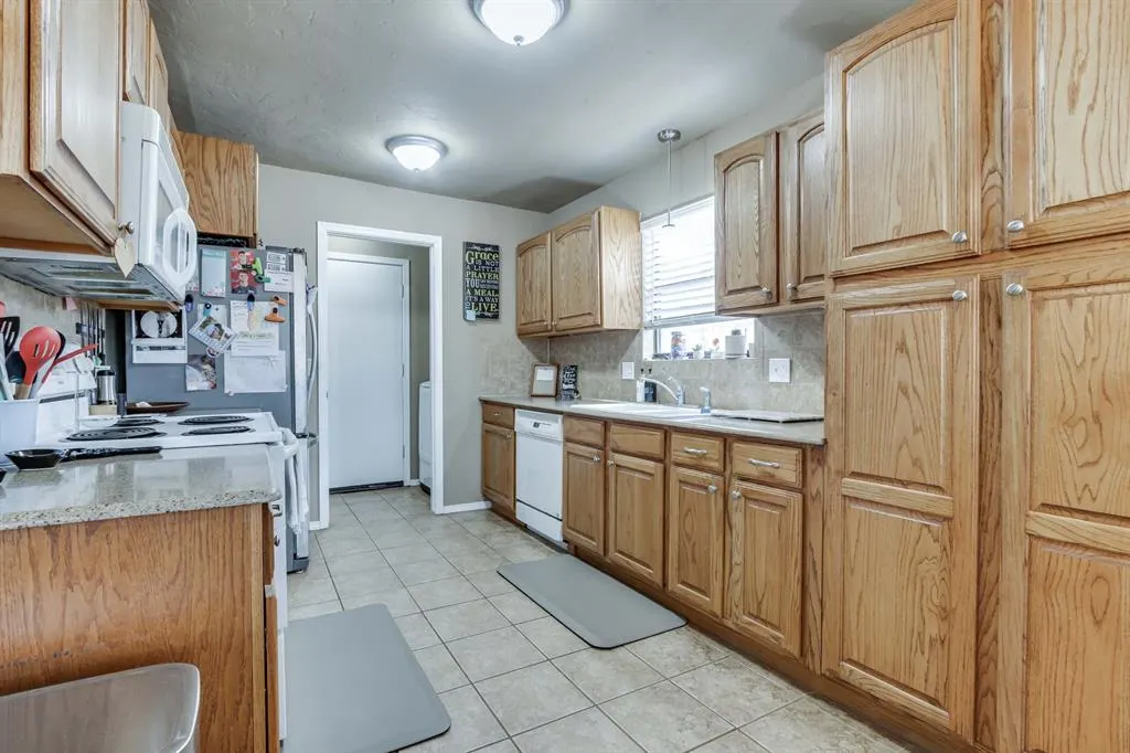 Photo 7 — 401 Cherryvale Road, Edmond, OK 73003