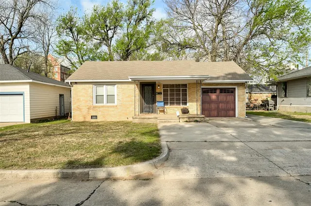 Photo 2 — 1310 Garfield Avenue, Norman, OK 73072