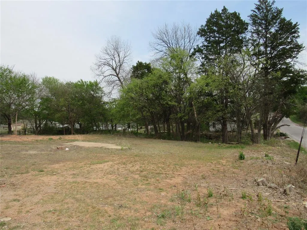 Front exterior — 446 S Edith, Pauls Valley, OK 73075