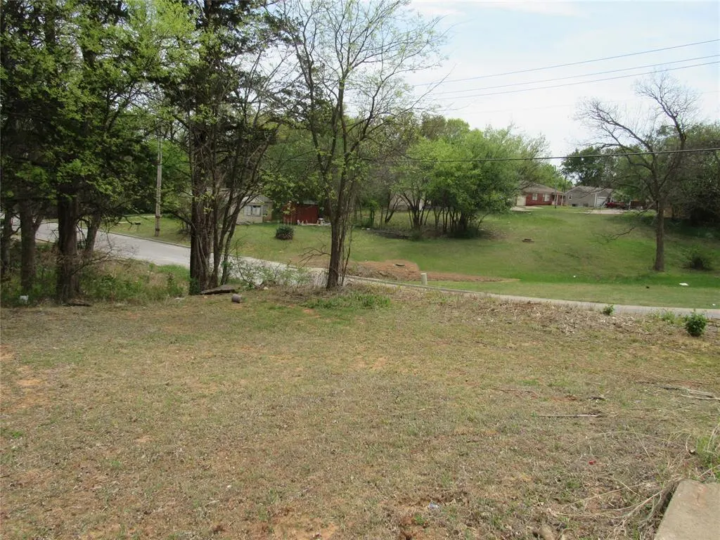 Photo 2 — 446 S Edith, Pauls Valley, OK 73075