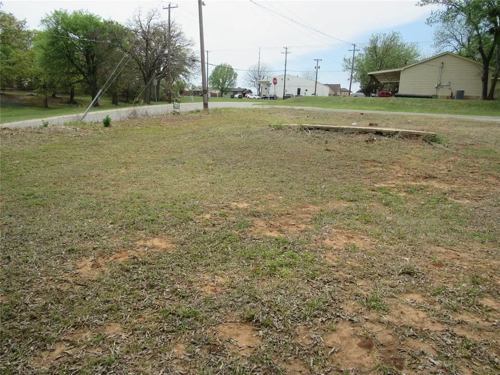 Photo 3 — 446 S Edith, Pauls Valley, OK 73075