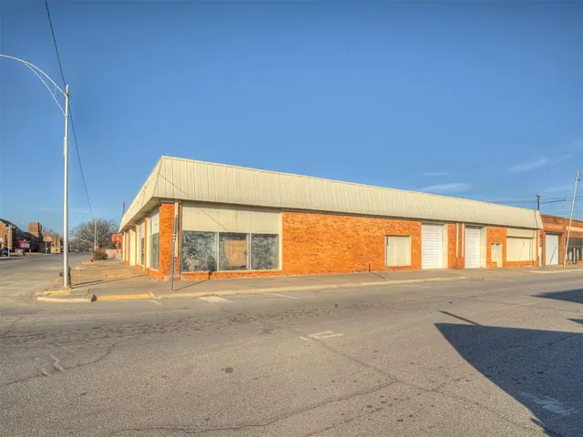 Photo 6 — 506 W Kansas Avenue, Chickasha, OK 73018