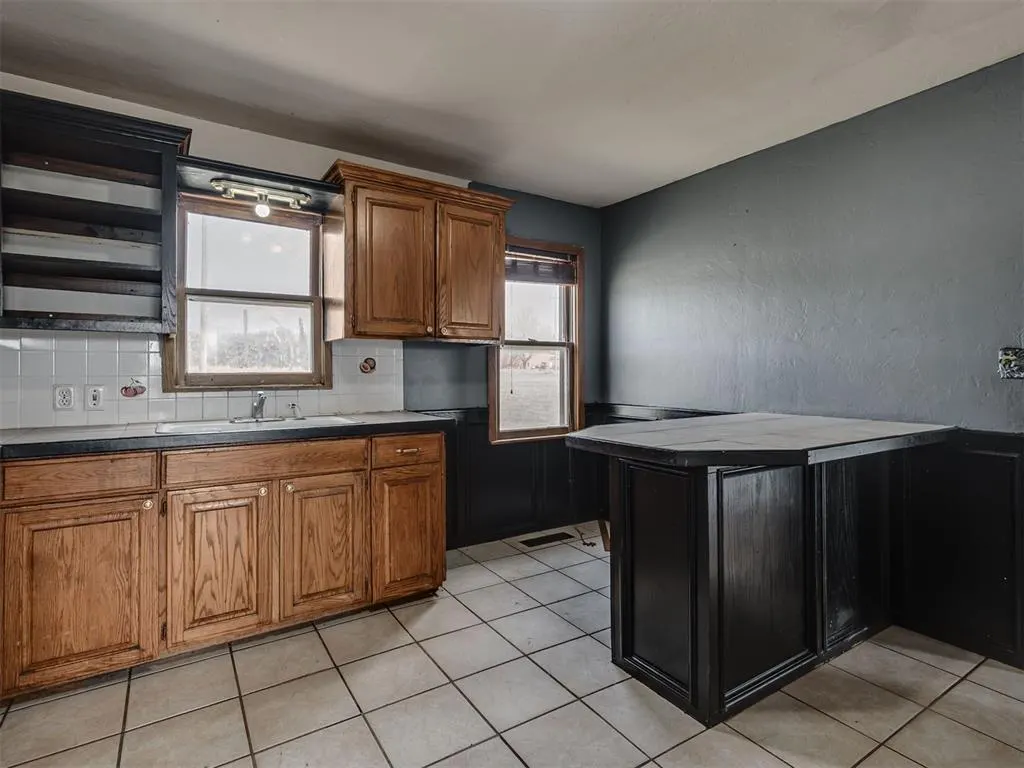 Photo 7 — 10050 E Maguire Road, Noble, OK 73068