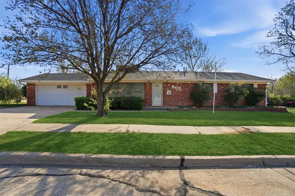 Front exterior — 805 NW 52nd Street, Lawton, OK 73505