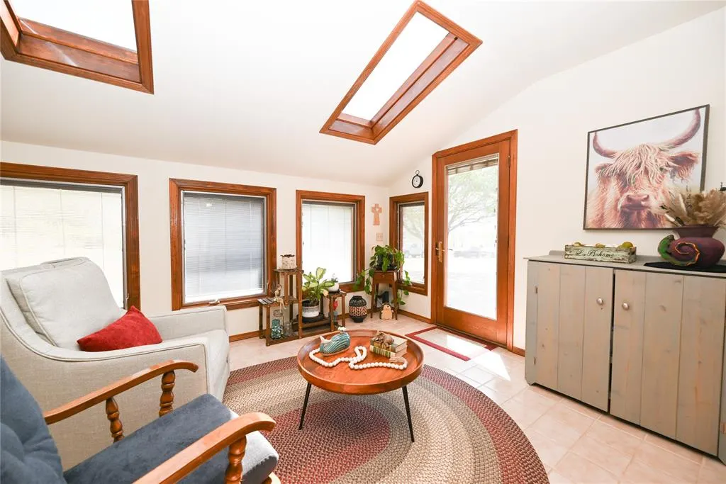 Photo 3 — 1608 N Pleasant Valley Road, Ninnekah, OK 73067
