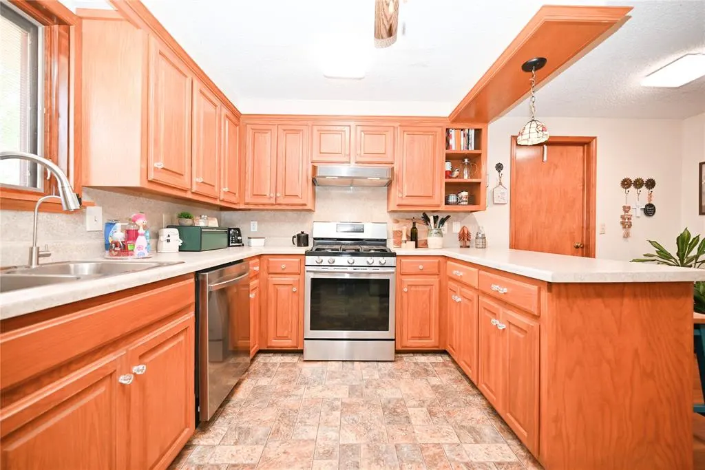 Photo 6 — 1608 N Pleasant Valley Road, Ninnekah, OK 73067