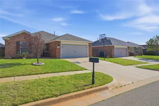 Sold home at 11825 NW 130th Street