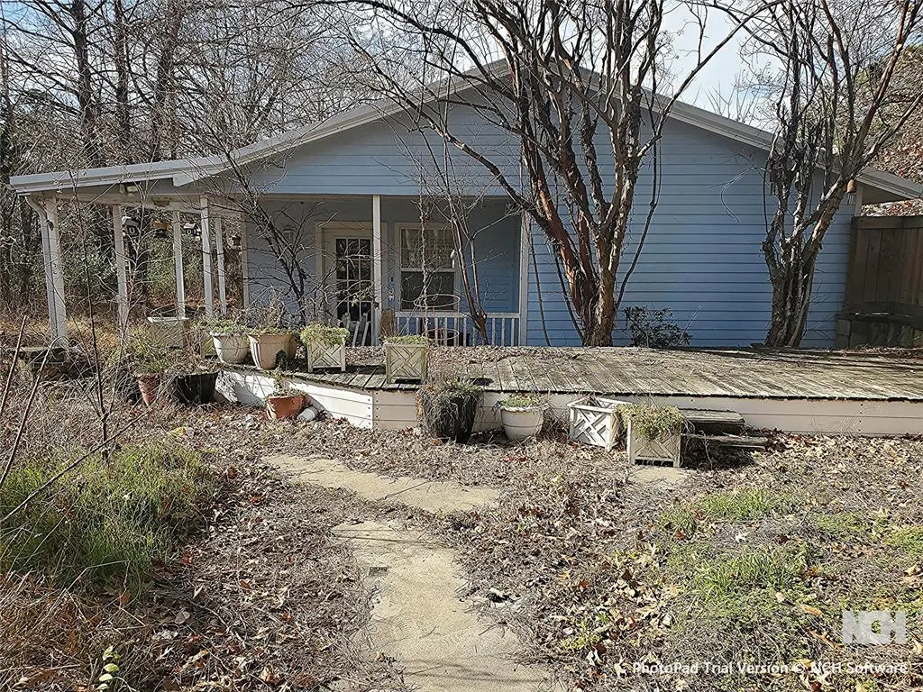 Front exterior — 37 Lakeaire Drive, Eufaula, OK 74432