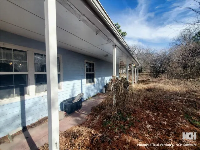 Photo 4 — 37 Lakeaire Drive, Eufaula, OK 74432