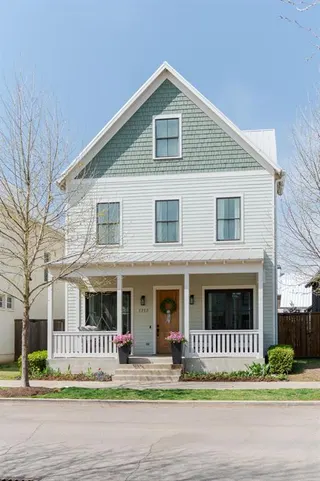 Sold home at 1717 Runway Boulevard
